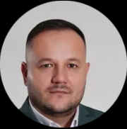 Автор: Рафаэль Дамиров
